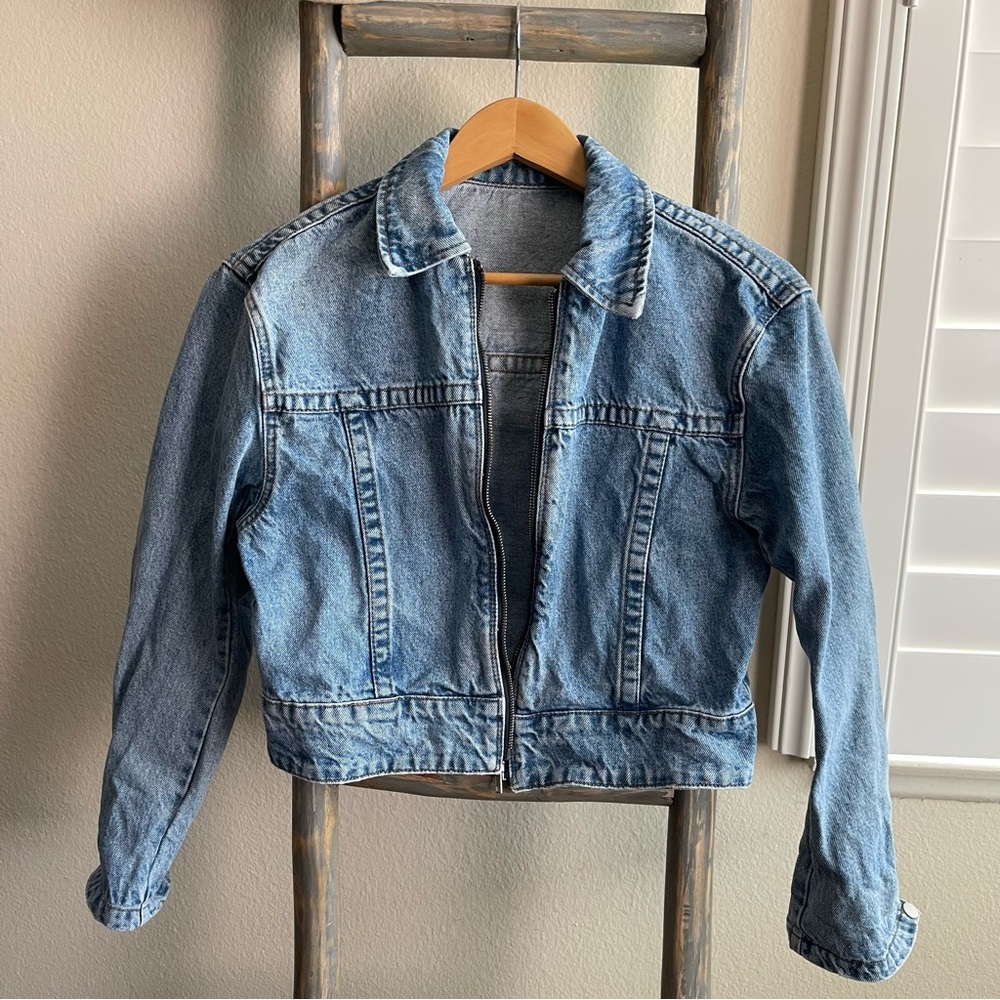 J.Galt brandy melville’s zippered jeans jacket.